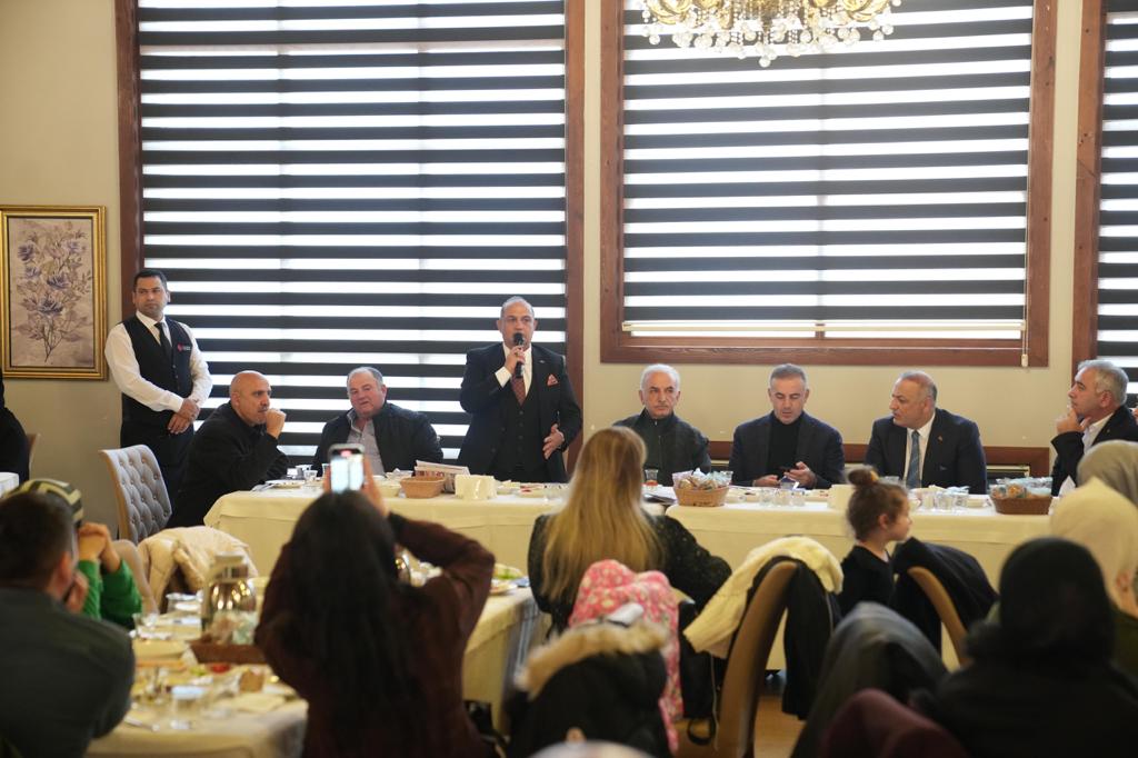 Ümraniye Minibüsçüler Odası’ndan Esnaf ve Ailelerine Kahvaltı Buluşması