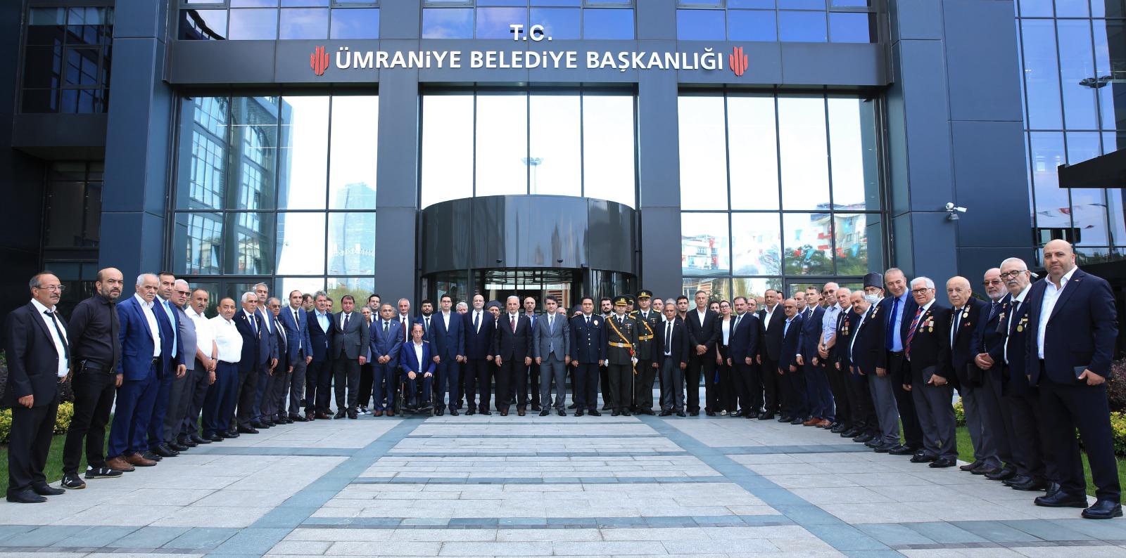 Ümraniye Minibüsçüler Odası, Şehitler ve Gaziler Günü Programına Katıldı