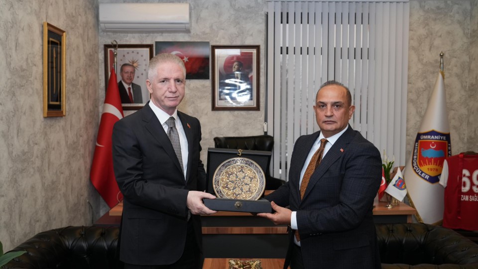 İstanbul Valisi Davut Gül’den Ümraniye Minibüsçüler Odası’na Ziyaret